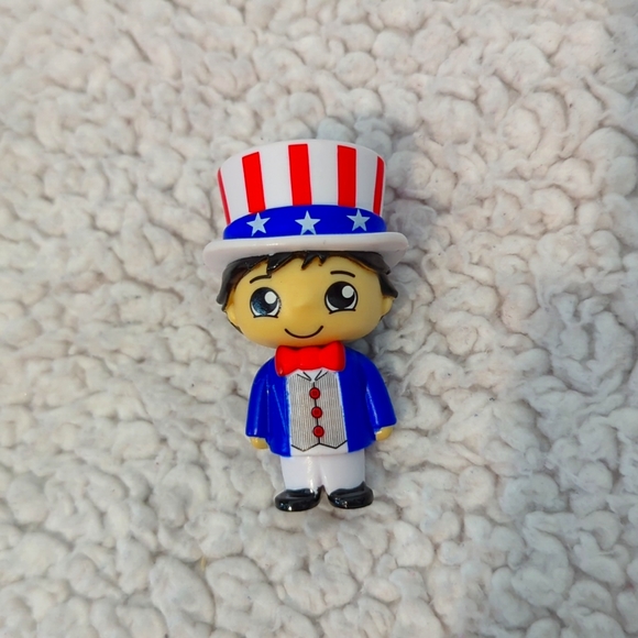 Ryan's World Road Trip figures, Ryan Robot, and other figures - Picture 4 of 7